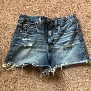 Buckle jean shorts